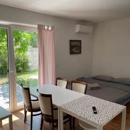 Ξενοδοχείο με διαμερίσματα M G S Deluxe Studios Ljubljana *
